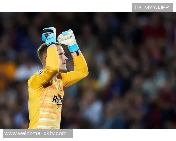 门兴主帅谈少一人作战的荣耀时刻为球队展现的拼搏精神感到无比自豪 门兴主帅谈少一人作战的荣耀时刻为球队展现的拼搏精神感到无比自豪