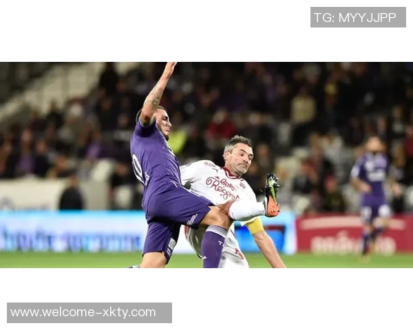 利桑德罗随队训练状态回暖预计十月底前重返赛场 利桑德罗随队训练状态回暖预计十月底前重返赛场