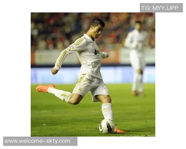 C罗精彩表现数据分析8射4正传射门得分失点中框关键传球评分70