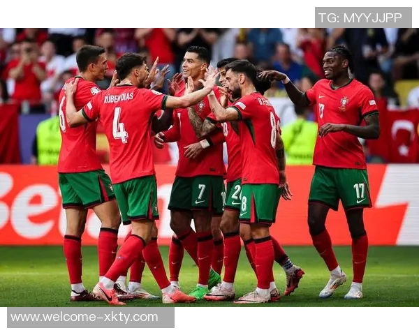 B费在社交媒体上祝贺葡萄牙U17夺冠并鼓励年轻球员们继续努力奋斗 B费在社交媒体上祝贺葡萄牙U17夺冠并鼓励年轻球员们继续努力奋斗