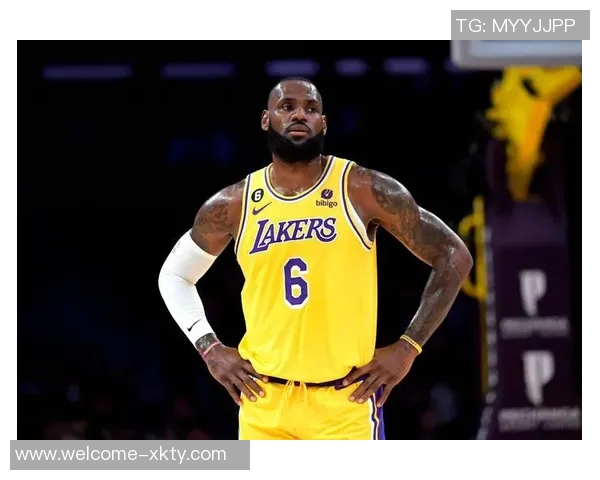 詹姆斯膝伤完全康复湖人决定谨慎对待季前赛出场时间